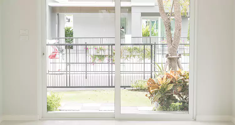 Balcony Screen Door Repair in Opa-locka, FL