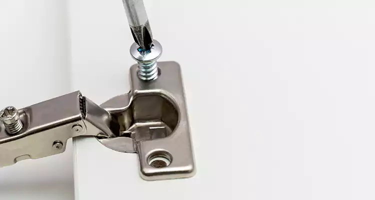 Screen Door Hinge Repair in Opa-locka, FL