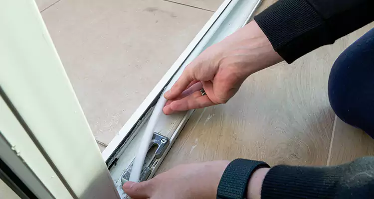 Garage Door Off Track Repair in Opa-locka, FL