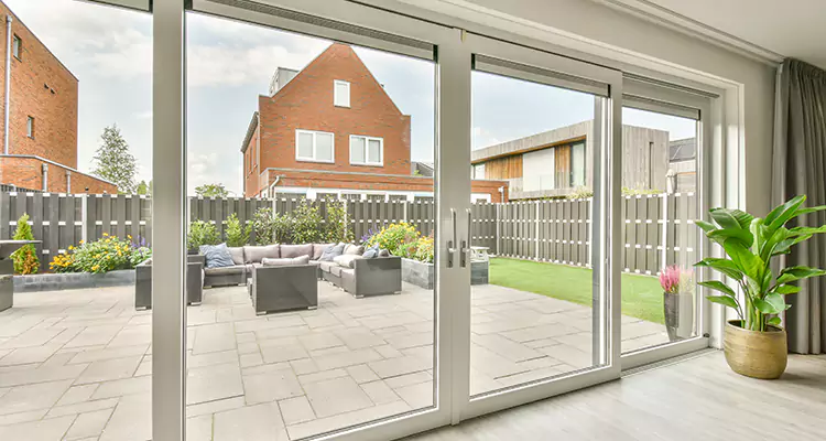 Best Sliding Screen Door Replacement Company in Opa-locka, FL