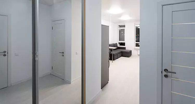 Modern Mirrored Closet Doors Repair in Opa-locka, FL
