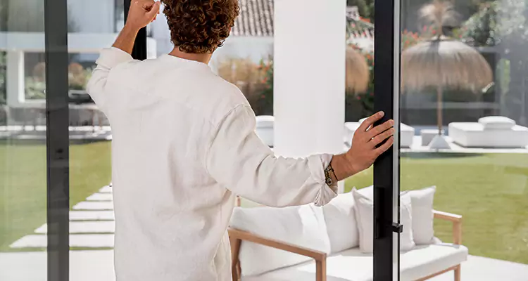 Sliding Screen Door Maintenance for Closing Issues in Opa-locka, FL